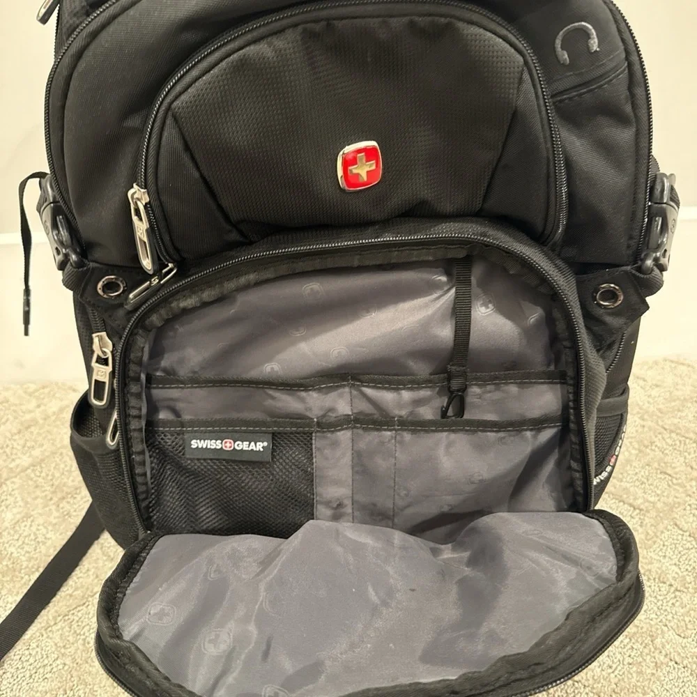 SwissGear smart scan Black Backpack with Red Logo